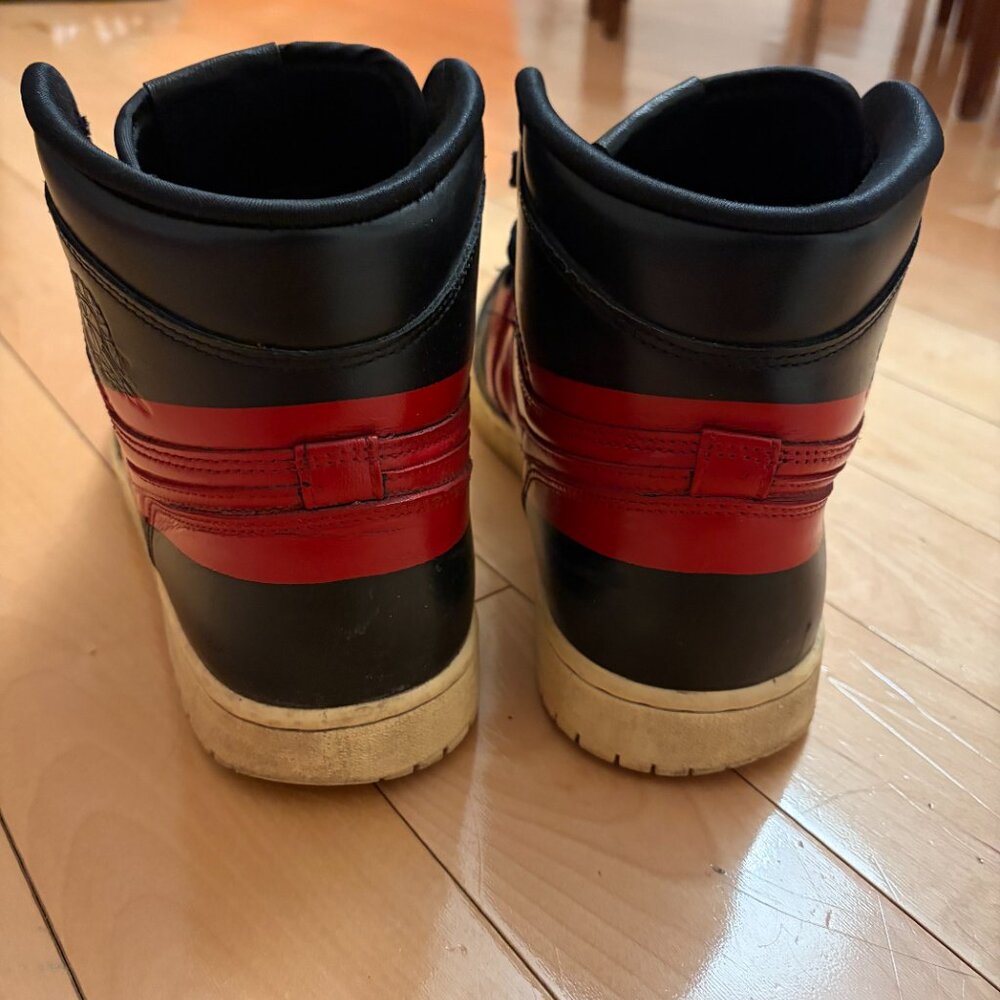 Jordan 1 Retro High OG Defiant (size 10) - Picture 2 of 4